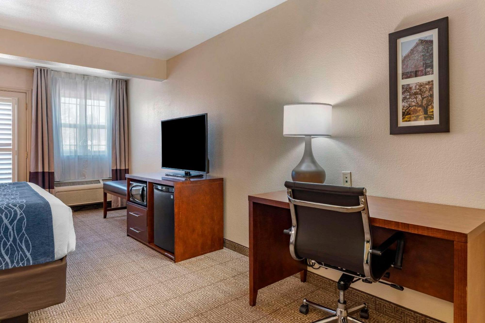 Comfort Inn & Suites Ukiah Mendocino County Экстерьер фото