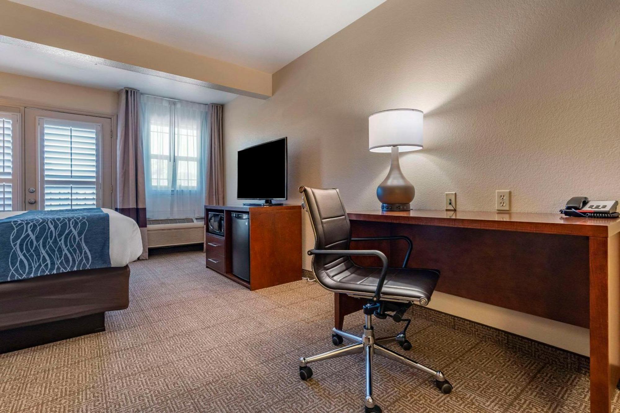 Comfort Inn & Suites Ukiah Mendocino County Экстерьер фото