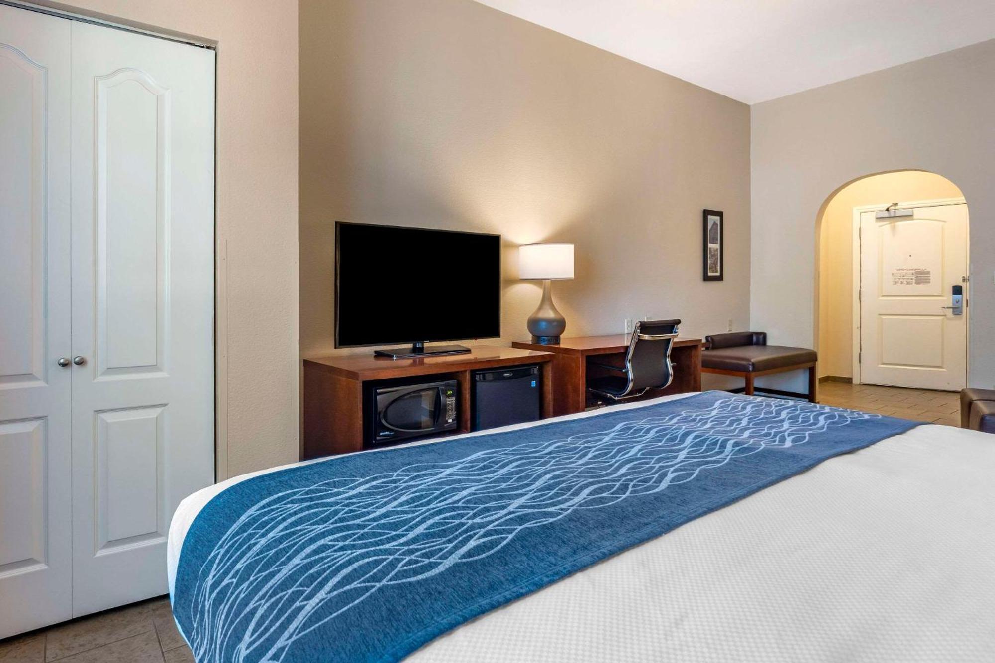 Comfort Inn & Suites Ukiah Mendocino County Экстерьер фото