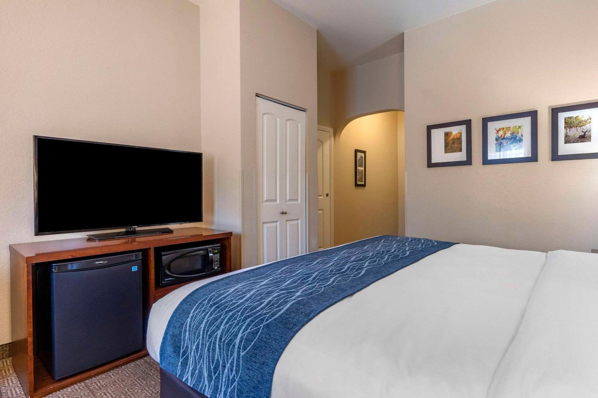 Comfort Inn & Suites Ukiah Mendocino County Экстерьер фото