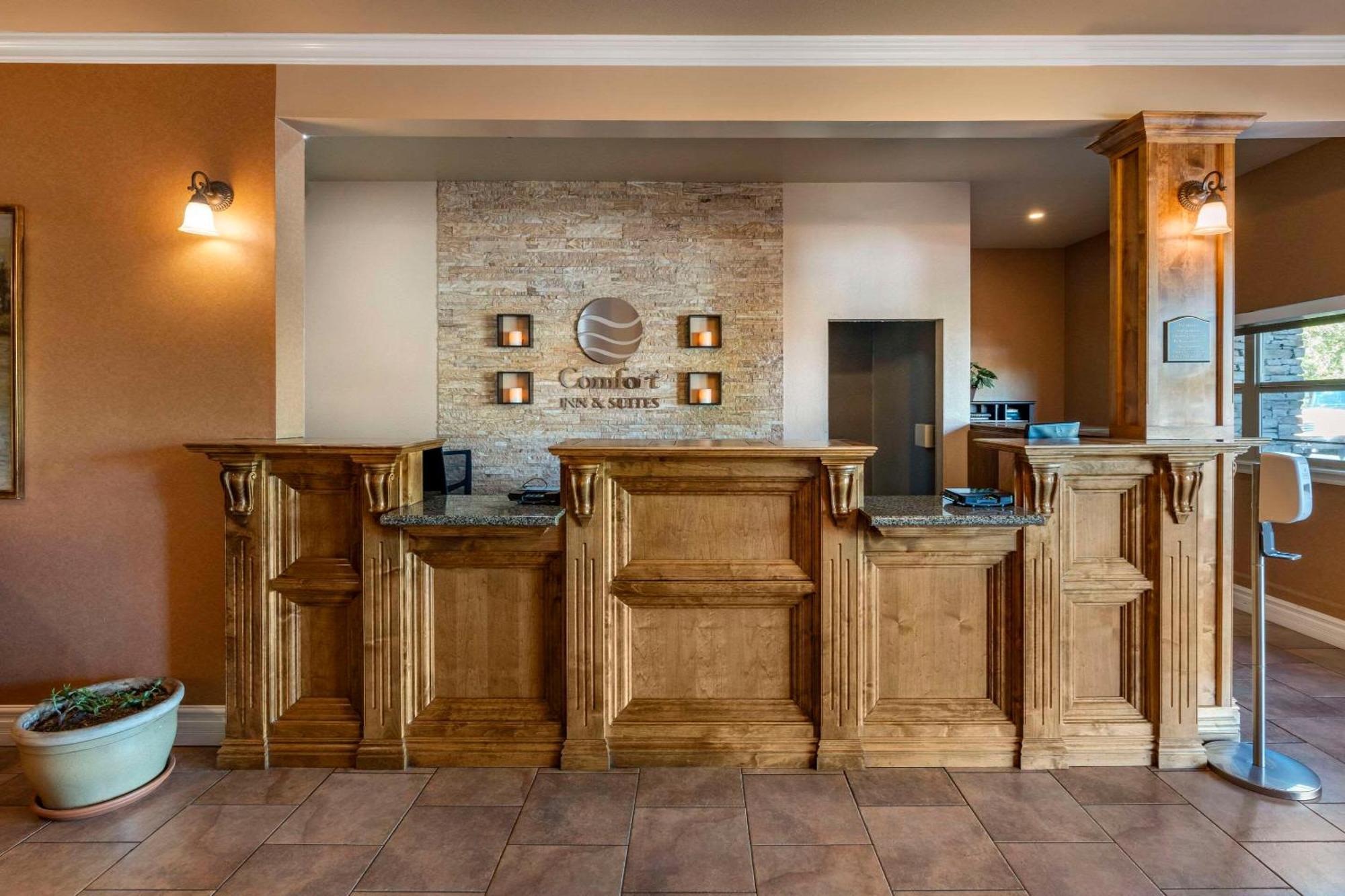 Comfort Inn & Suites Ukiah Mendocino County Экстерьер фото